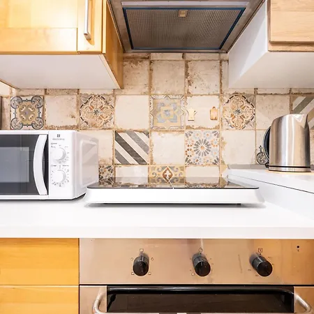 Donna Maria Luxury - A Due Passi Dal Mare E Dalla Metro Apartment *